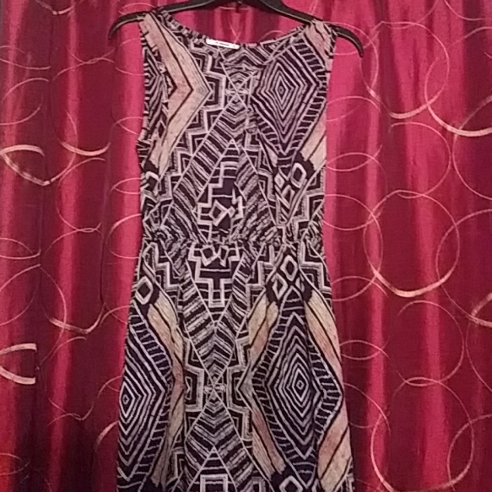 Sleeveless halter dress